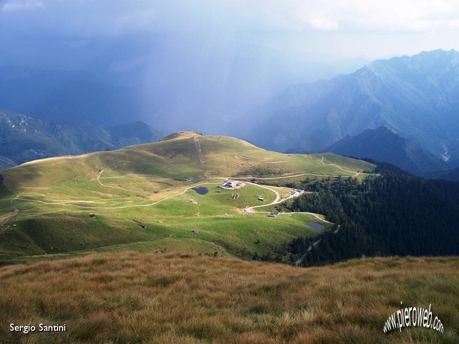 24 Piani dell'Avaro e...colonne d'acqua del temporale.JPG